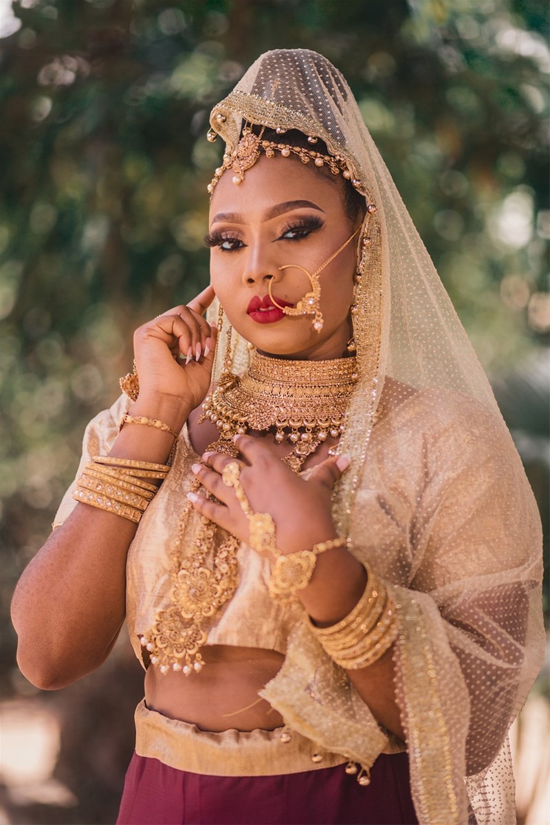 farbenfrohes Brautkleid aus Indien